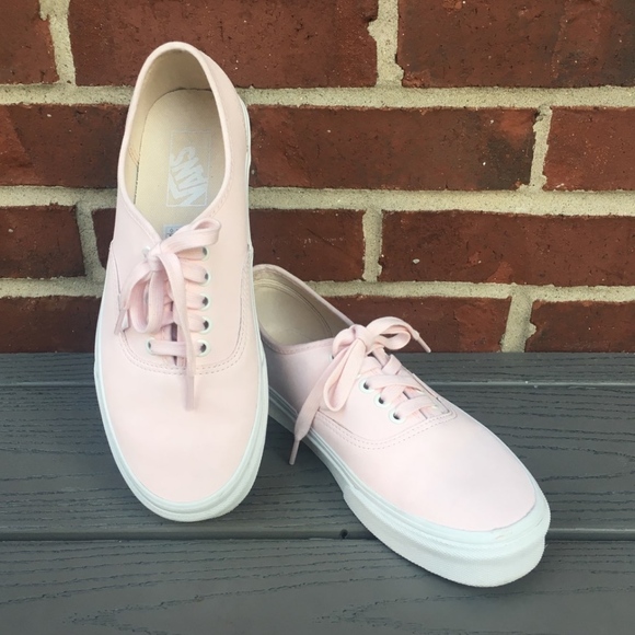 Vans Shoes - Vans Leather Lace Up Sneaker